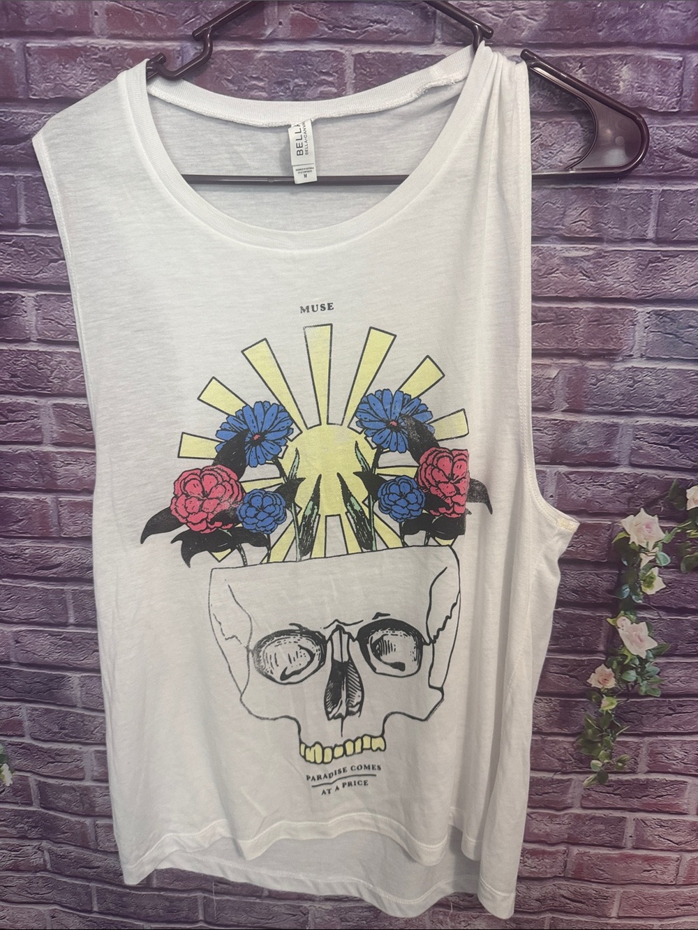 Muse concert bought White Graphic Floral Skull Tank Women’s medium new